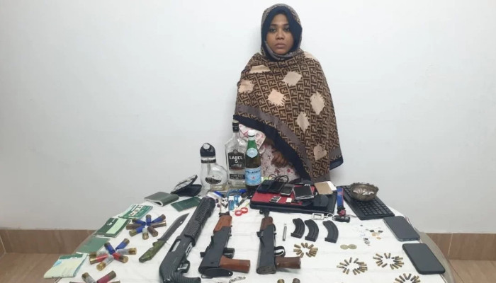 শরীয়তপুরে আগ্নেয়াস্ত্রসহ সাবেক ছাত্রদল নেত্রী গ্রেপ্তার